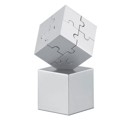 Kubzle Metalinė 3D dėlionė – gaminys iš metalo, išsiskiriantis praktišku naudojimu