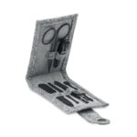Nailkit Felt RPET veltinis 6 dalių manikiūro rinkinys – gaminys iš RPET perdirbto poliesterio, išsiskiriantis pagamintas i...