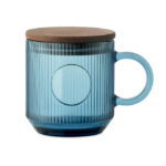 Vitrio Mug rievėtas stiklinis puodelis 300 ml – funkcionalus ir estetiškas sprendimas gėrimams ar maistui